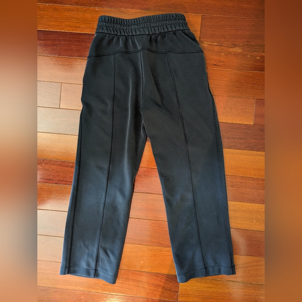 Lululemon Navy Cropped Pants Size 0 - Picture 2 of 5